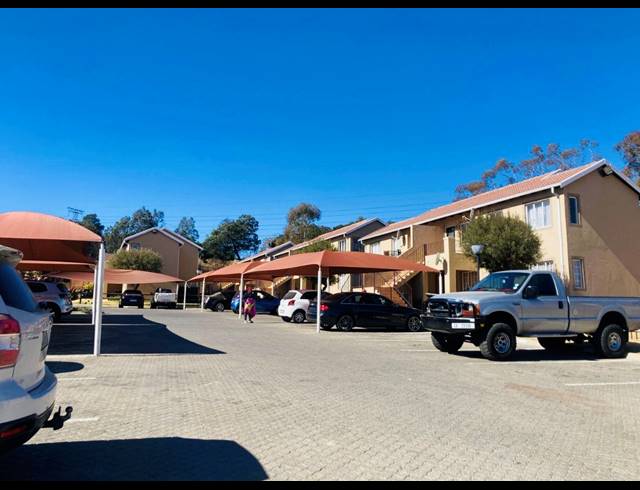 3 BEDROOM TOWNHOUSE FOR SALE IN ORMONDE